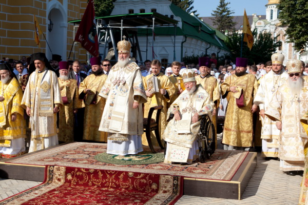 Богослужіння можуть проводитись без дозволу місцевої влади