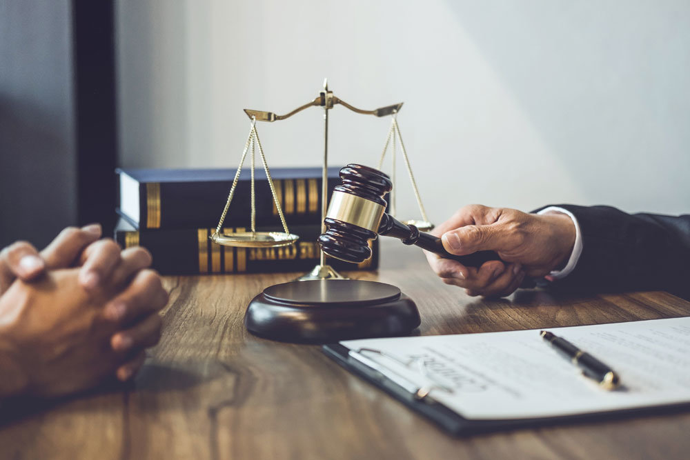 Чому захисники безсилі перед фальсифікацією та свавіллям суду й держави?