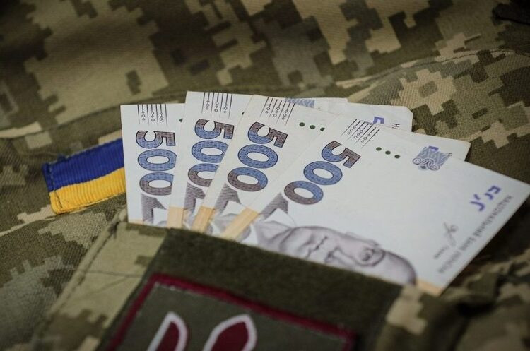 Додаткові 70 тисяч: скільки платитимуть військовослужбовцям